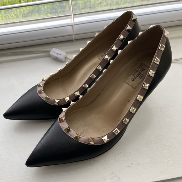 unbranded Shoes - Rockstud designer inspired black tan studded heels. Sz 8